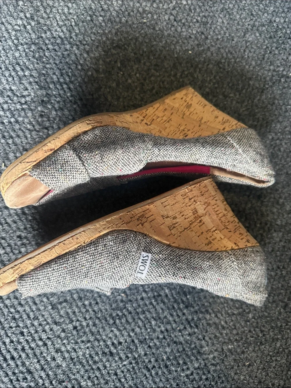Toms size 8.5 Gray Tweed Peep-Toe Flats with Bright Pink Lining